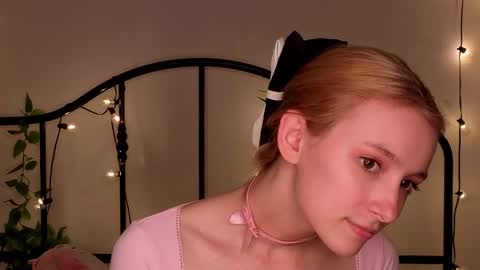 Snapshot of berrryjelly chatting on 05.15.26 Hi Im NikaComing back online on Monday 3 online show from 05.15.26