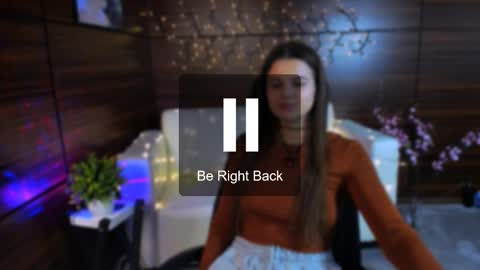 Snapshot of berry_alma chatting on 02.11.25 Alma online show from 02.11.25