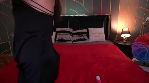 Violette online show from 10.14.25