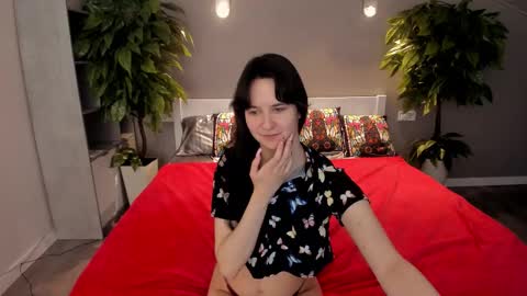 Violette online show from 11.04.25