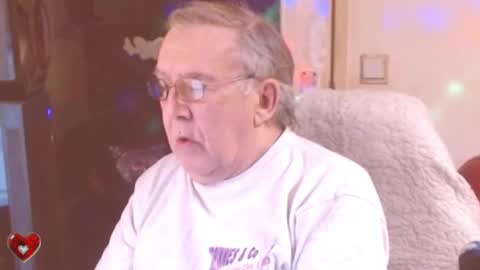 Snapshot of best127 chatting on 02.22.25 jean online show from 02.22.25