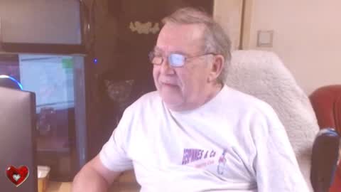 Snapshot of best127 chatting on 02.25.25 jean online show from 02.25.25