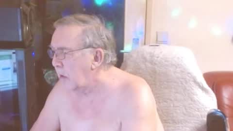 Snapshot of best127 chatting on 02.27.25 jean online show from 02.27.25