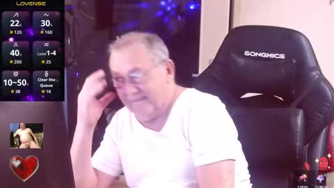 Snapshot of best127 chatting on 09.14.25 jean online show from 09.14.25