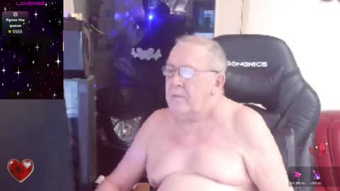 Snapshot of best127 chatting on 02.18.26 jean online show from 02.18.26