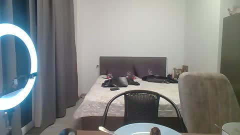 Snapshot of best_ass2000 chatting on 03.09.25 best_ass2000 online show from 03.09.25