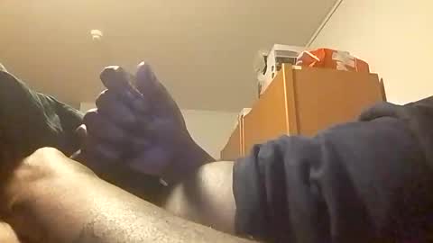 Snapshot of best_pussynr1 chatting on 02.22.26 horny boy online show from 02.22.26