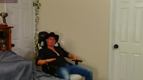 Snapshot of bestcockhere chatting on 09.13.25 twitter zack1fisher online show from 09.13.25