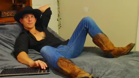 Snapshot of bestcockhere chatting on 12.19.25 twitter zack1fisher online show from 12.19.25