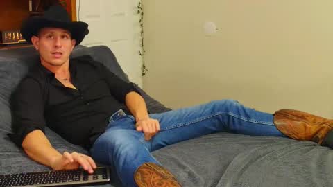 Snapshot of bestcockhere chatting on 01.10.26 twitter zack1fisher online show from 01.10.26