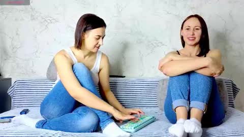 Snapshot of bestgirls2021 chatting on 02.15.26 Hellen and Natali online show from 02.15.26