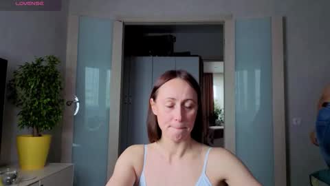 Snapshot of bestgirls2021 chatting on 02.18.26 Hellen and Natali online show from 02.18.26