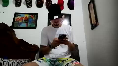 Snapshot of bestia_salvaje chatting on 12.01.24 Andres online show from 12.01.24