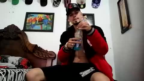 Snapshot of bestia_salvaje chatting on 01.04.25 Andres online show from 01.04.25