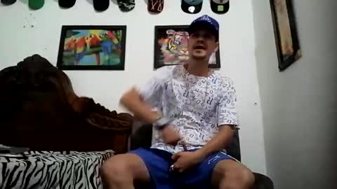 Snapshot of bestia_salvaje chatting on 01.17.25 Andres online show from 01.17.25