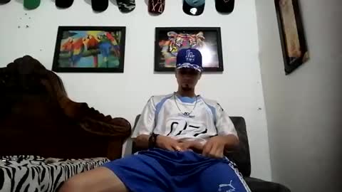 Snapshot of bestia_salvaje chatting on 01.21.25 Andres online show from 01.21.25