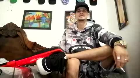 Snapshot of bestia_salvaje chatting on 02.21.25 Andres online show from 02.21.25