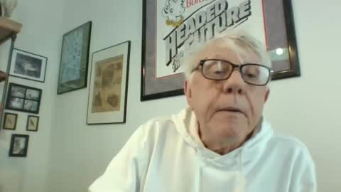 Snapshot of bestshot1951 chatting on 12.16.24 bestshot1951 online show from 12.16.24