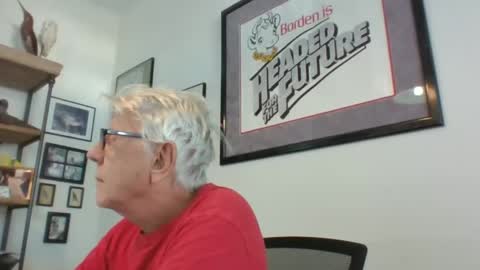 Snapshot of bestshot1951 chatting on 12.31.24 bestshot1951 online show from 12.31.24