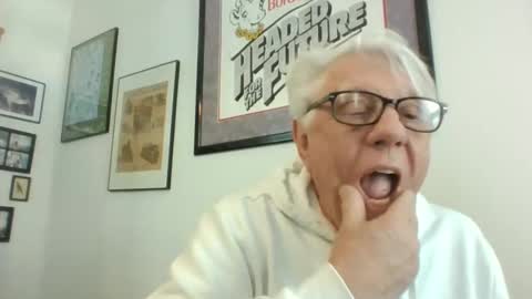 Snapshot of bestshot1951 chatting on 01.05.25 bestshot1951 online show from 01.05.25