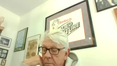 Snapshot of bestshot1951 chatting on 01.09.25 bestshot1951 online show from 01.09.25