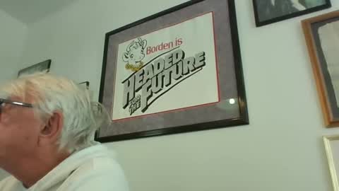 Snapshot of bestshot1951 chatting on 01.21.25 bestshot1951 online show from 01.21.25