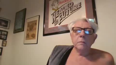 Snapshot of bestshot1951 chatting on 02.18.25 bestshot1951 online show from 02.18.25