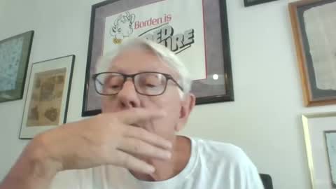 Snapshot of bestshot1951 chatting on 09.11.25 bestshot1951 online show from 09.11.25