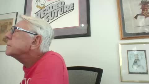 Snapshot of bestshot1951 chatting on 10.01.25 bestshot1951 online show from 10.01.25