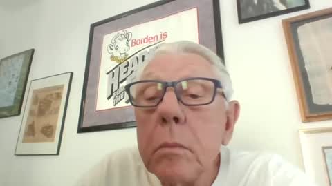 Snapshot of bestshot1951 chatting on 10.27.25 bestshot1951 online show from 10.27.25