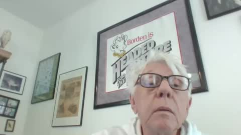 Snapshot of bestshot1951 chatting on 11.25.25 bestshot1951 online show from 11.25.25