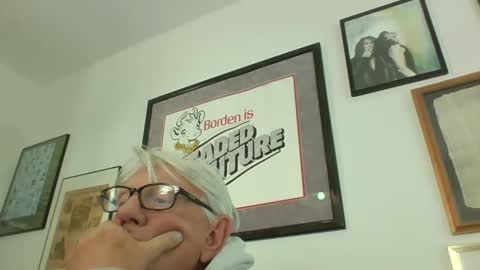 Snapshot of bestshot1951 chatting on 12.01.25 bestshot1951 online show from 12.01.25