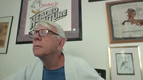 Snapshot of bestshot1951 chatting on 12.18.25 bestshot1951 online show from 12.18.25