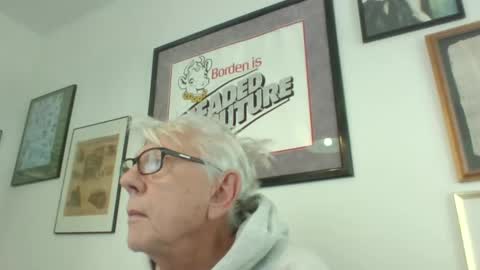 Snapshot of bestshot1951 chatting on 01.06.26 bestshot1951 online show from 01.06.26