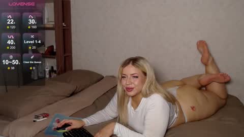 Snapshot of bethflatcher chatting on 09.15.25 bethflatcher online show from 09.15.25