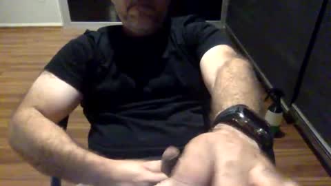 Snapshot of betoooox chatting on 03.01.25 Virtual Gentleman online show from 03.01.25