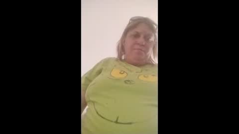 Snapshot of betsygore78 chatting on 02.17.26 betsygore78 online show from 02.17.26