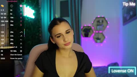 Betty Grey online show from 10.03.25