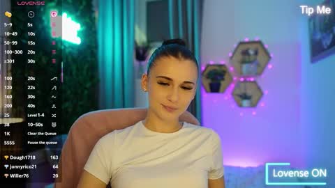 Betty Grey online show from 10.17.25