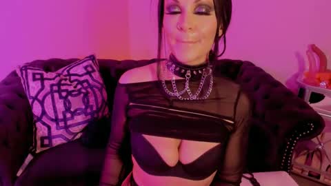 NatashaxoBangs online show from 02.14.25