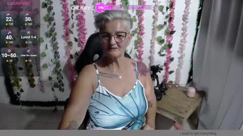 Snapshot of bety_cum3 chatting on 01.01.25 bibiana online show from 01.01.25