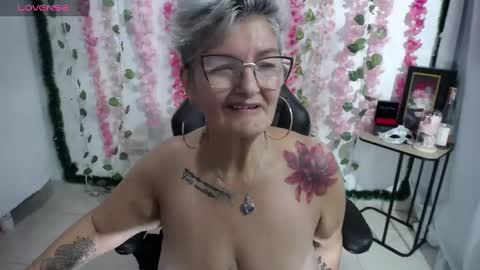 Snapshot of bety_cum3 chatting on 03.02.25 bibiana online show from 03.02.25