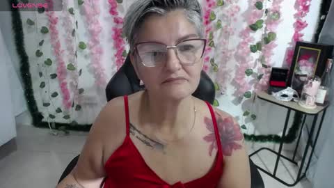 Snapshot of bety_cum3 chatting on 03.04.25 bibiana online show from 03.04.25