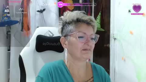 Snapshot of bety_cum3 chatting on 10.11.25 bibiana online show from 10.11.25