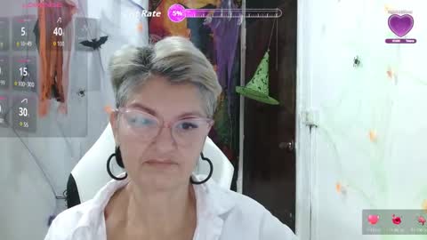Snapshot of bety_cum3 chatting on 10.15.25 bibiana online show from 10.15.25