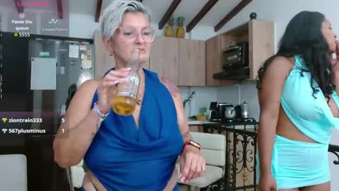 Snapshot of bety_cum3 chatting on 04.12.26 bibiana online show from 04.12.26