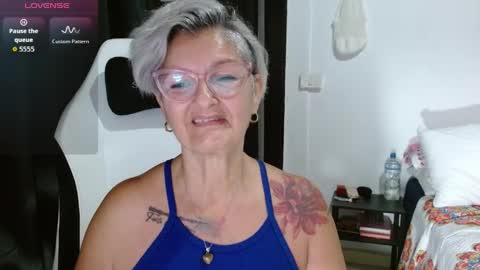 Snapshot of bety_cum3 chatting on 04.12.26 bibiana online show from 04.12.26