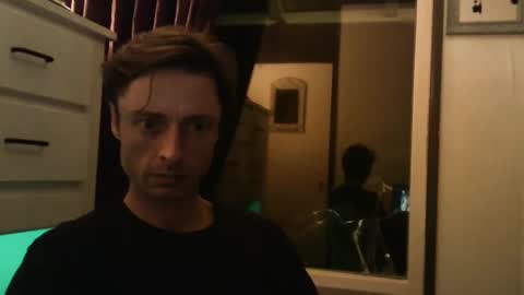 Snapshot of beukenstein chatting on 12.13.25 . online show from 12.13.25