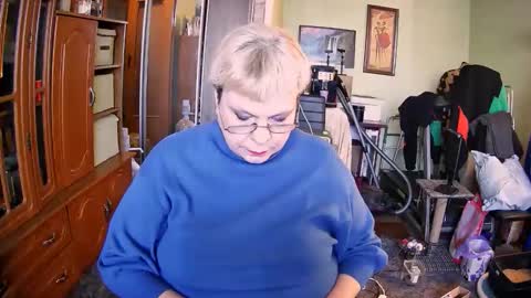 BeverlyQCynia online show from 11.15.25