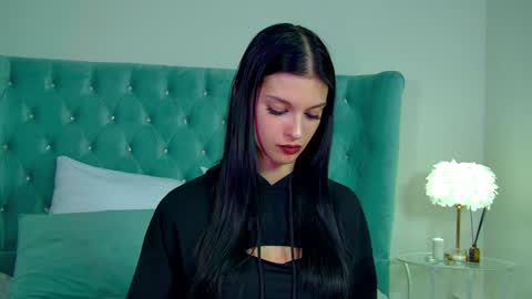 Snapshot of beverlyyork chatting on 02.04.25 Beverly online show from 02.04.25